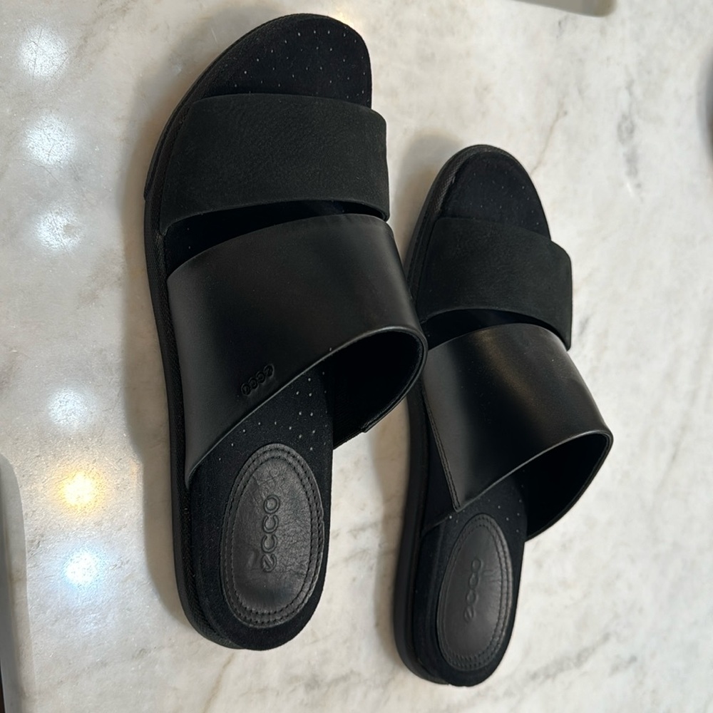 Like new comfortable Ecco slip on shoes.